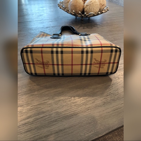 SOLD Authentic Burberry Haymarket Check Tote - Picture 3 of 8